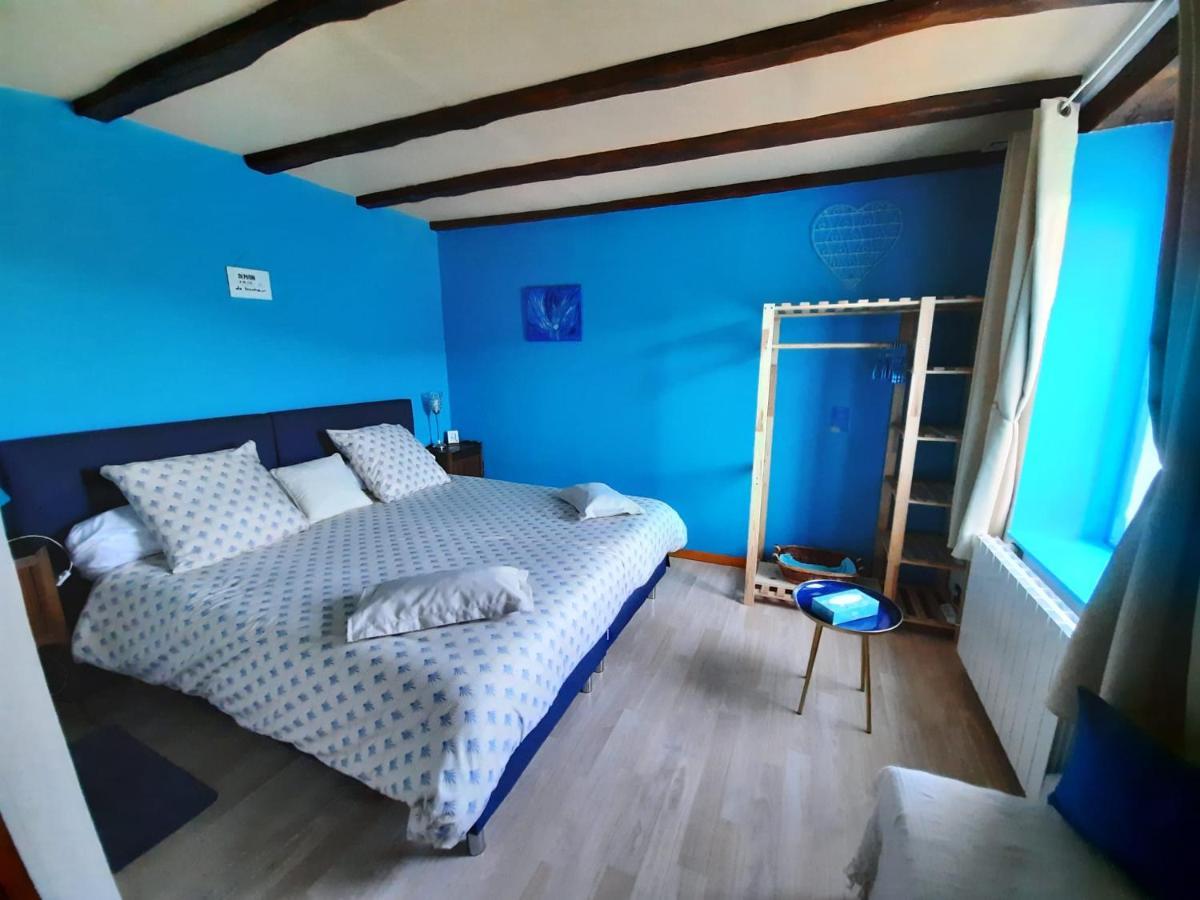 Le Logis Des 3 Coeurs Chambre La Boheme Saint-Cernin-de-lʼHerm Exterior foto